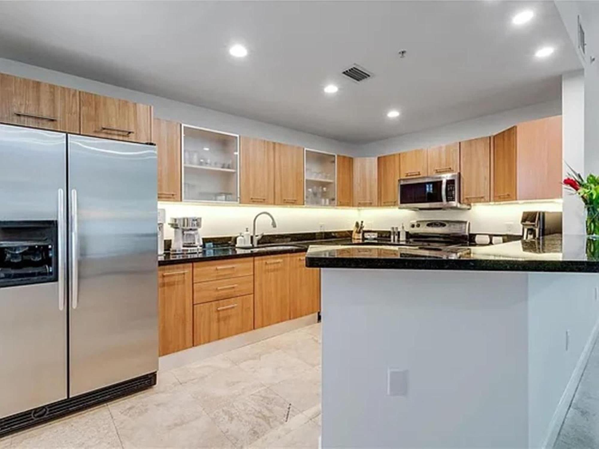 Retreat In Coconut Grove With Private Patio Miami
