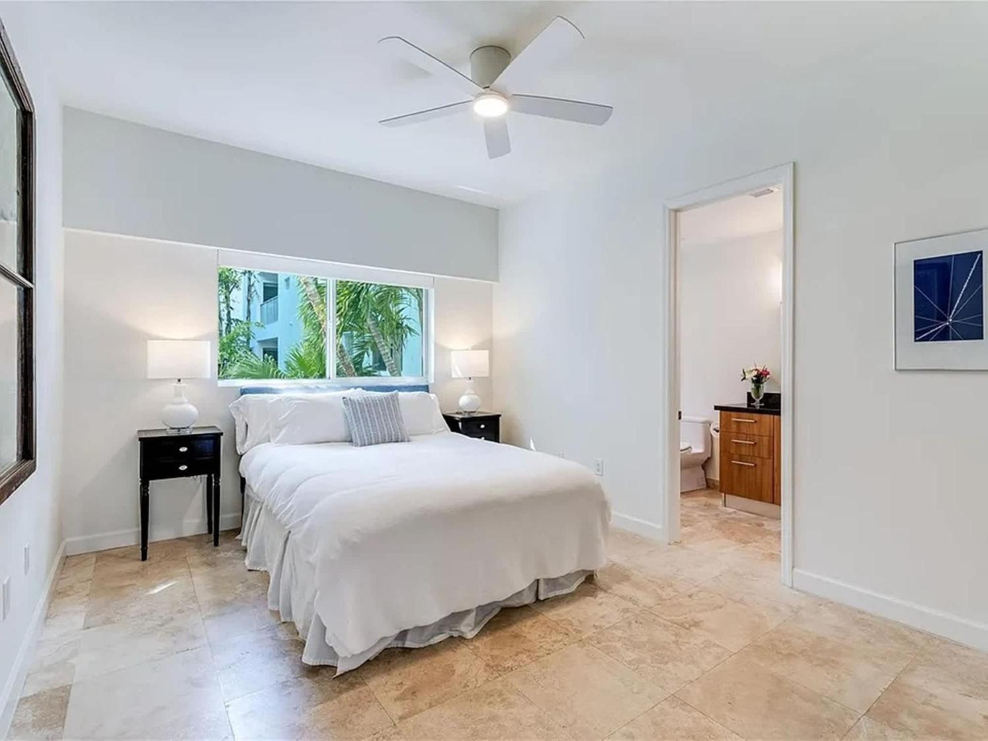 Retreat In Coconut Grove With Private Patio Apartment Miami